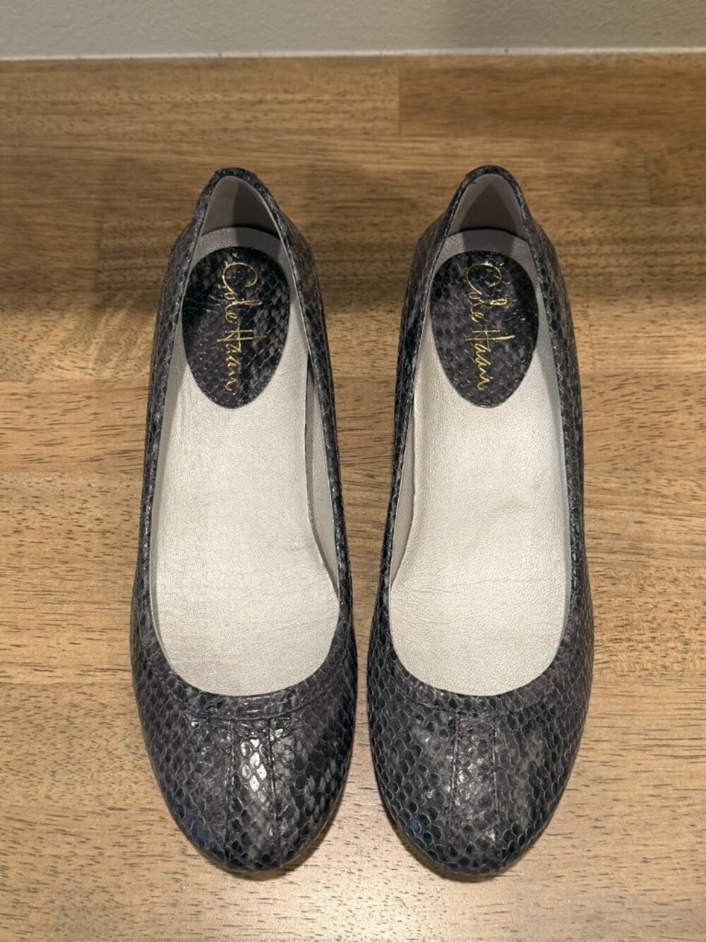 Cole Haan Air Tali Snakeskin Print Wedge Flats Gray Black 6.5 - Picture 4 of 7